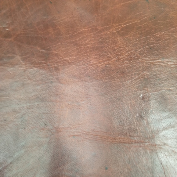 100% Genuine Leather Messenger style briefcase - Picture 9 of 17